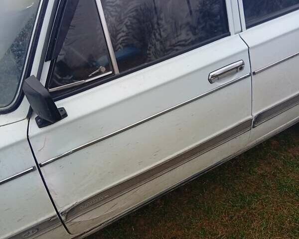 Білий ВАЗ 2106, об'ємом двигуна 1.29 л та пробігом 300 тис. км за 640 $, фото 2 на Automoto.ua