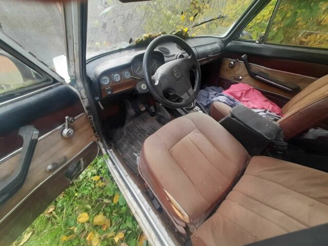 Белый ВАЗ 2106, объемом двигателя 1.6 л и пробегом 999 тыс. км за 350 $, фото 3 на Automoto.ua