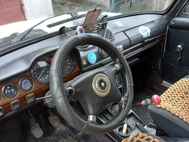 Белый ВАЗ 2106, объемом двигателя 0 л и пробегом 200 тыс. км за 700 $, фото 3 на Automoto.ua