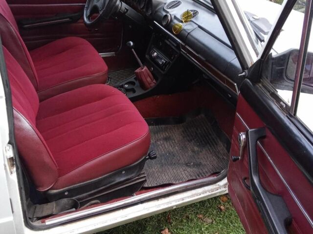 Білий ВАЗ 2106, об'ємом двигуна 1.3 л та пробігом 380 тис. км за 1100 $, фото 4 на Automoto.ua