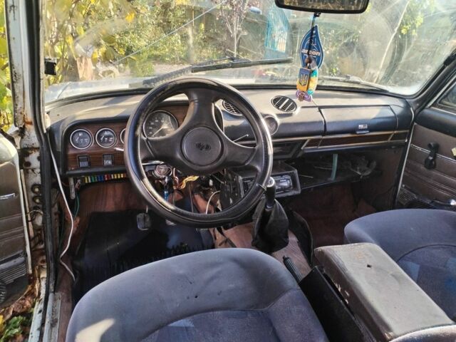 Білий ВАЗ 2106, об'ємом двигуна 0 л та пробігом 150 тис. км за 286 $, фото 3 на Automoto.ua