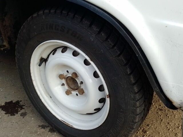 Белый ВАЗ 2106, объемом двигателя 0 л и пробегом 190 тыс. км за 746 $, фото 4 на Automoto.ua