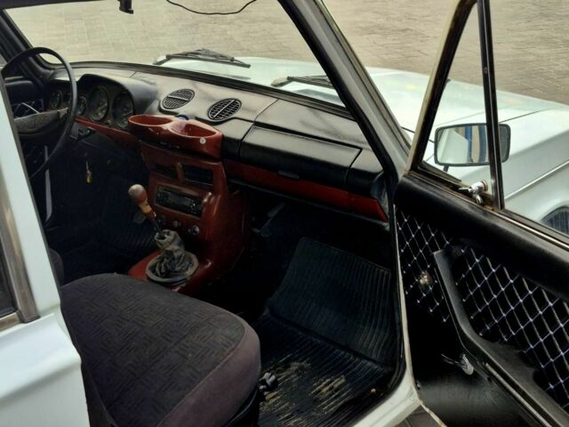 Білий ВАЗ 2106, об'ємом двигуна 1.5 л та пробігом 141 тис. км за 1150 $, фото 9 на Automoto.ua