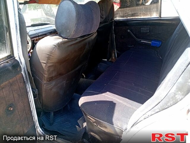 Белый ВАЗ 2106, объемом двигателя 1.5 л и пробегом 28 тыс. км за 650 $, фото 5 на Automoto.ua