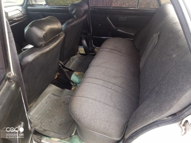 Білий ВАЗ 2106, об'ємом двигуна 1.3 л та пробігом 10 тис. км за 713 $, фото 6 на Automoto.ua