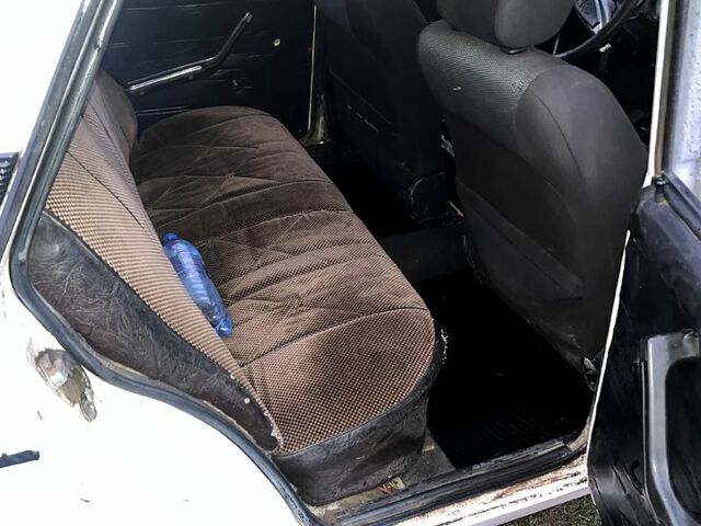 Білий ВАЗ 2106, об'ємом двигуна 1.6 л та пробігом 0 тис. км за 500 $, фото 10 на Automoto.ua