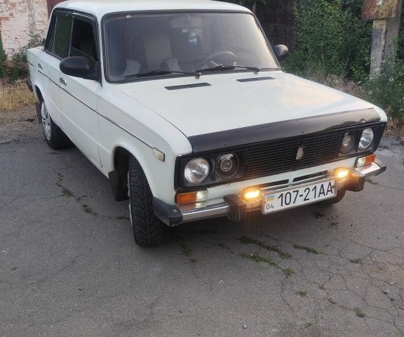 Белый ВАЗ 2106, объемом двигателя 6 л и пробегом 111 тыс. км за 841 $, фото 3 на Automoto.ua