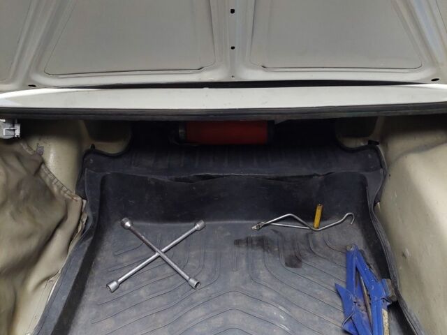 Белый ВАЗ 2106, объемом двигателя 0 л и пробегом 266 тыс. км за 982 $, фото 4 на Automoto.ua