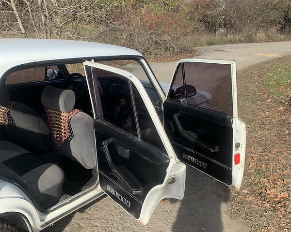 Белый ВАЗ 2106, объемом двигателя 1.5 л и пробегом 200 тыс. км за 800 $, фото 4 на Automoto.ua