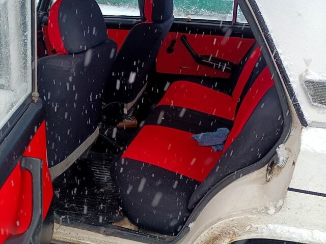 Белый ВАЗ 2106, объемом двигателя 1.3 л и пробегом 140 тыс. км за 550 $, фото 3 на Automoto.ua
