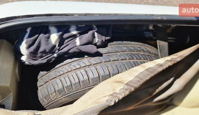 ВАЗ 2106 1991 у Києві на Automoto.ua Білий ВАЗ 2106, об'ємом двигуна 0 л та пробігом 50 тис. км за 4000 $, фото 53 на Automoto.ua