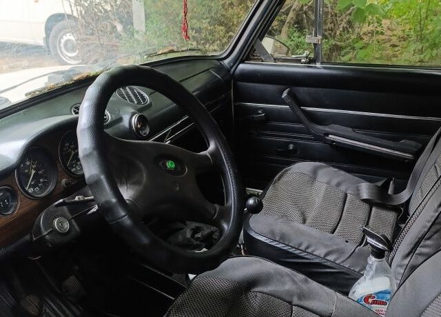 Белый ВАЗ 2106, объемом двигателя 1.5 л и пробегом 400 тыс. км за 600 $, фото 4 на Automoto.ua