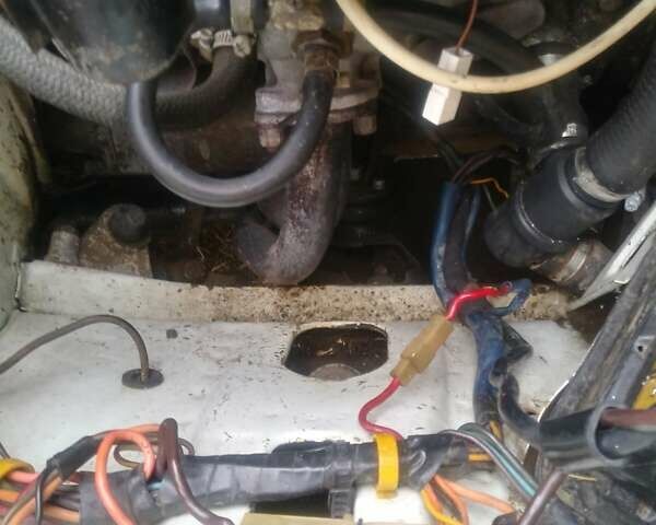 Белый ВАЗ 2106, объемом двигателя 0 л и пробегом 211 тыс. км за 1500 $, фото 8 на Automoto.ua