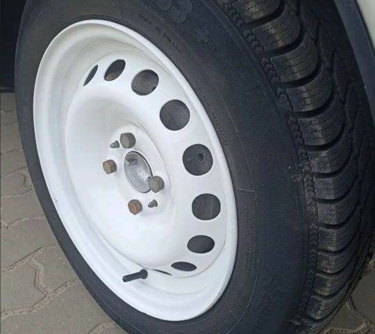 Белый ВАЗ 2106, объемом двигателя 0 л и пробегом 82 тыс. км за 2550 $, фото 10 на Automoto.ua