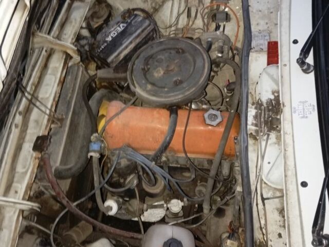 Белый ВАЗ 2106, объемом двигателя 1 л и пробегом 110 тыс. км за 641 $, фото 6 на Automoto.ua