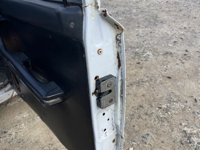 Белый ВАЗ 2106, объемом двигателя 1.5 л и пробегом 300 тыс. км за 650 $, фото 7 на Automoto.ua