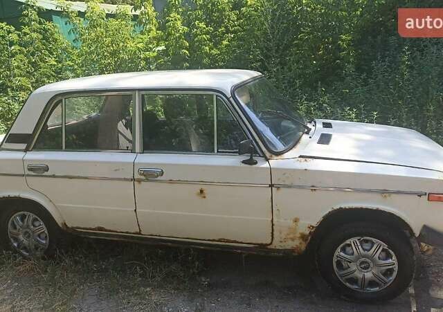 Белый ВАЗ 2106, объемом двигателя 1.3 л и пробегом 250 тыс. км за 359 $, фото 2 на Automoto.ua