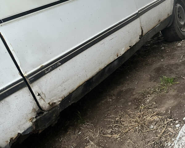 Белый ВАЗ 2106, объемом двигателя 1.57 л и пробегом 184 тыс. км за 259 $, фото 5 на Automoto.ua