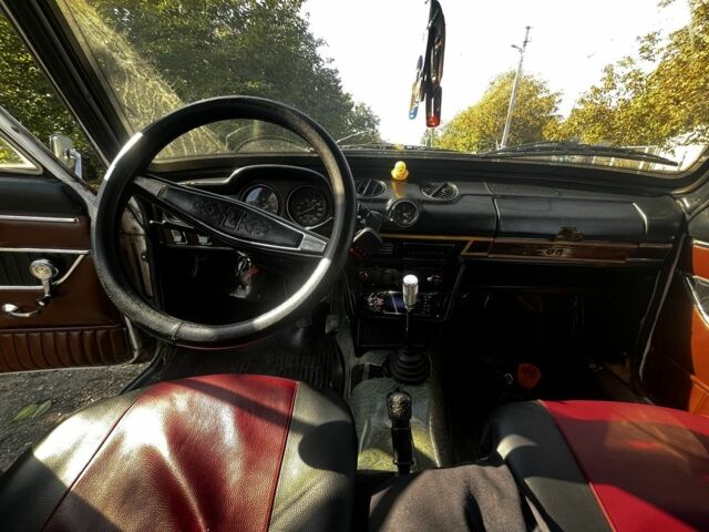 Белый ВАЗ 2106, объемом двигателя 1.6 л и пробегом 666 тыс. км за 286 $, фото 4 на Automoto.ua