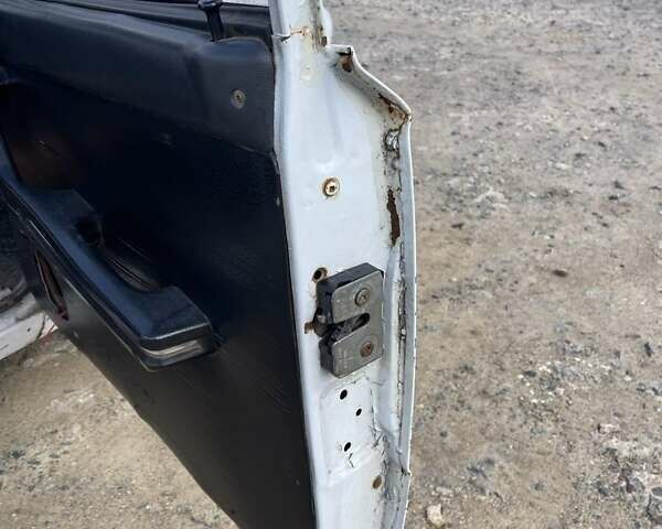 Белый ВАЗ 2106, объемом двигателя 1.5 л и пробегом 300 тыс. км за 650 $, фото 6 на Automoto.ua