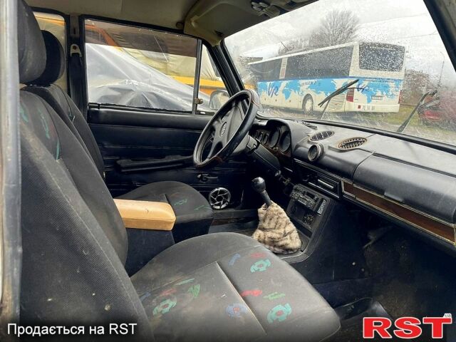 Белый ВАЗ 2106, объемом двигателя 1.5 л и пробегом 230 тыс. км за 450 $, фото 5 на Automoto.ua