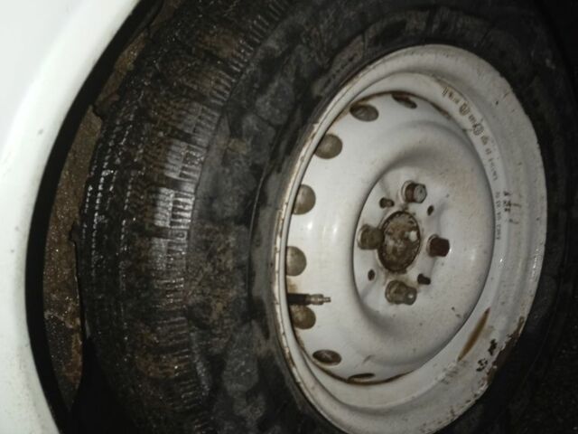 Белый ВАЗ 2106, объемом двигателя 1 л и пробегом 110 тыс. км за 641 $, фото 7 на Automoto.ua