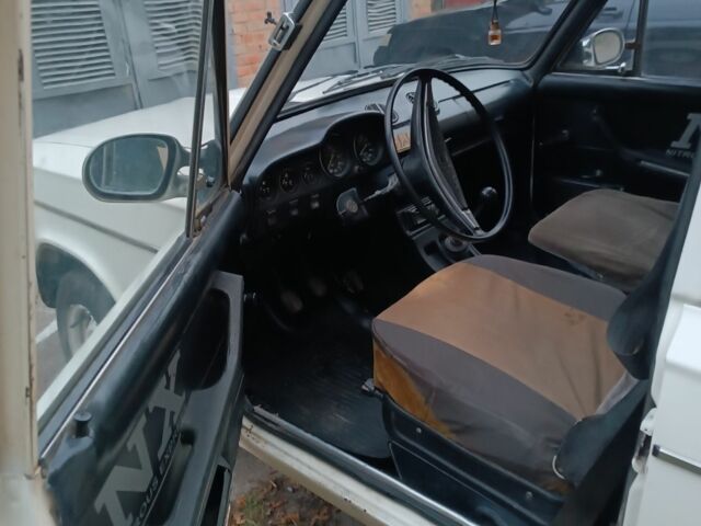 Белый ВАЗ 2106, объемом двигателя 1.3 л и пробегом 777 тыс. км за 800 $, фото 6 на Automoto.ua