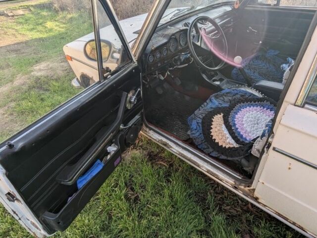 Белый ВАЗ 2106, объемом двигателя 0 л и пробегом 23 тыс. км за 249 $, фото 3 на Automoto.ua