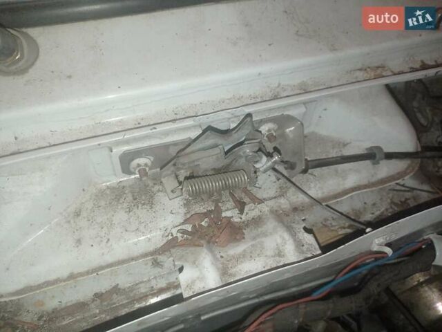 Белый ВАЗ 2106, объемом двигателя 1.45 л и пробегом 530 тыс. км за 1500 $, фото 5 на Automoto.ua