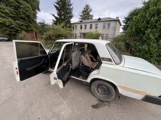 Белый ВАЗ 2106, объемом двигателя 0 л и пробегом 276 тыс. км за 313 $, фото 5 на Automoto.ua