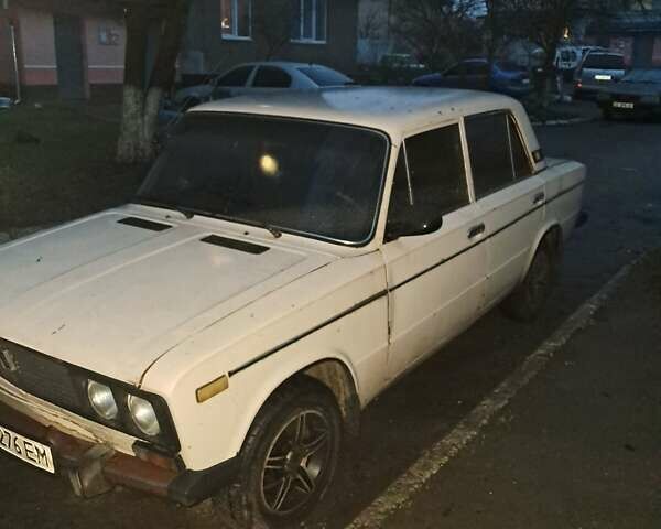 Белый ВАЗ 2106, объемом двигателя 1.3 л и пробегом 300 тыс. км за 600 $, фото 2 на Automoto.ua