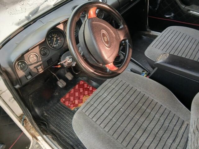 Белый ВАЗ 2106, объемом двигателя 1.5 л и пробегом 40 тыс. км за 738 $, фото 6 на Automoto.ua