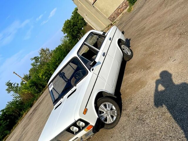 Белый ВАЗ 2106, объемом двигателя 1.5 л и пробегом 80 тыс. км за 720 $, фото 2 на Automoto.ua