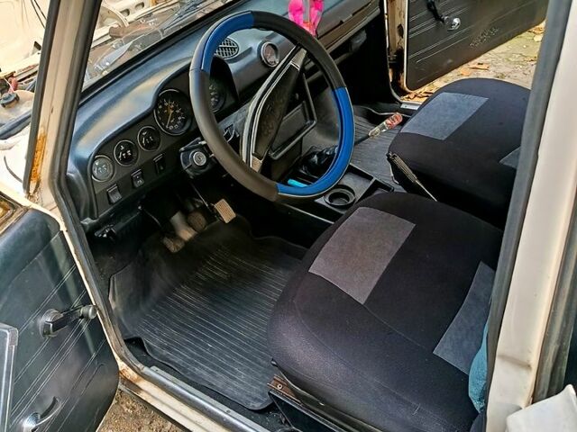 Белый ВАЗ 2106, объемом двигателя 1.5 л и пробегом 0 тыс. км за 2000 $, фото 9 на Automoto.ua