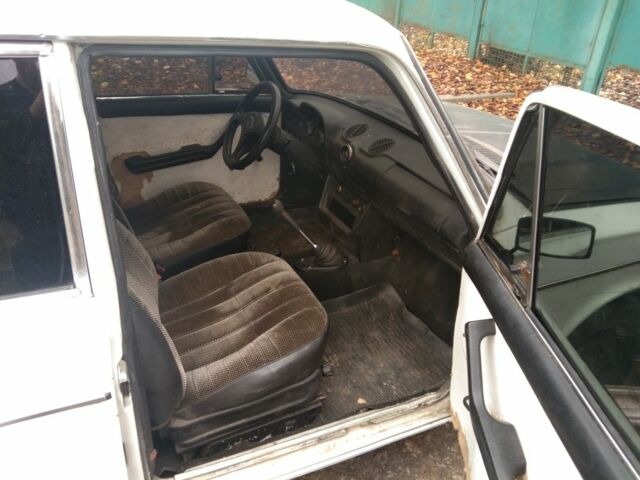 Белый ВАЗ 2106, объемом двигателя 1.5 л и пробегом 500 тыс. км за 595 $, фото 2 на Automoto.ua