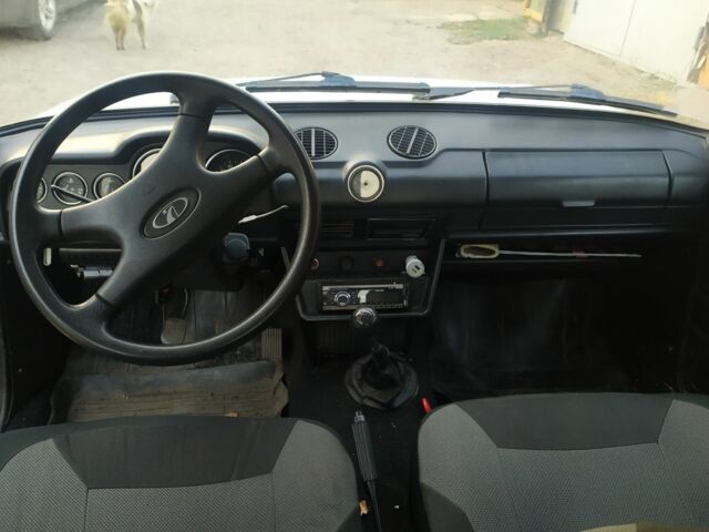 Белый ВАЗ 2106, объемом двигателя 1.6 л и пробегом 100 тыс. км за 1300 $, фото 5 на Automoto.ua