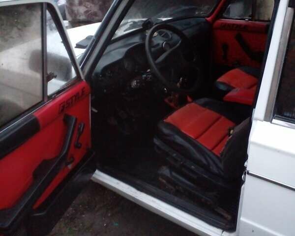 Белый ВАЗ 2106, объемом двигателя 1.45 л и пробегом 40 тыс. км за 650 $, фото 5 на Automoto.ua