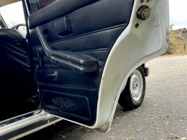 Белый ВАЗ 2106, объемом двигателя 1.5 л и пробегом 300 тыс. км за 1100 $, фото 7 на Automoto.ua