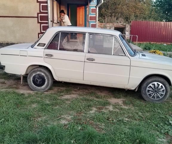 Белый ВАЗ 2106, объемом двигателя 1 л и пробегом 100 тыс. км за 629 $, фото 1 на Automoto.ua