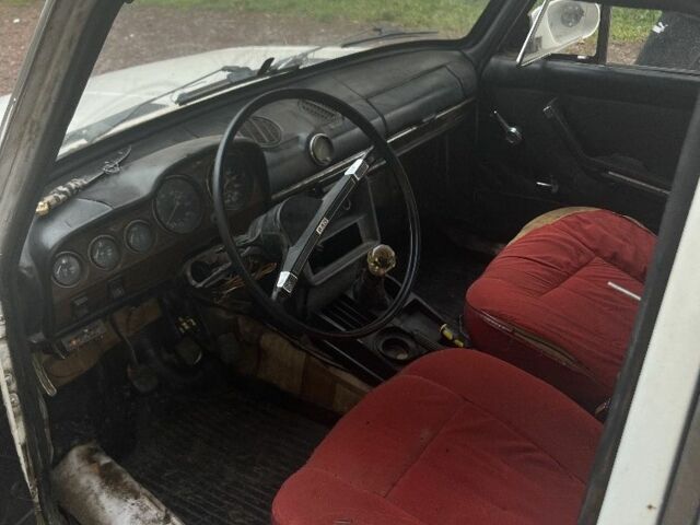 Белый ВАЗ 2106, объемом двигателя 1.3 л и пробегом 188 тыс. км за 343 $, фото 4 на Automoto.ua