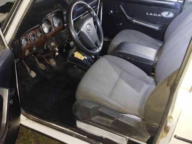 Білий ВАЗ 2106, об'ємом двигуна 1.5 л та пробігом 85 тис. км за 850 $, фото 4 на Automoto.ua