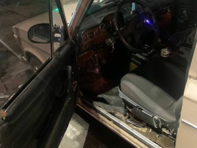 Бежевий ВАЗ 2106, об'ємом двигуна 1.6 л та пробігом 100 тис. км за 650 $, фото 5 на Automoto.ua