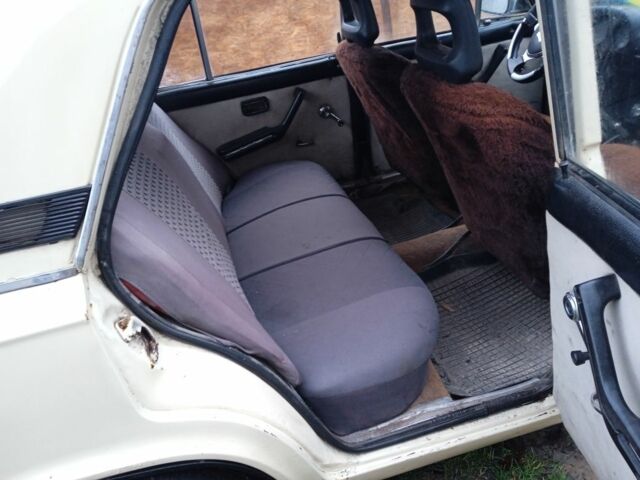 Бежевий ВАЗ 2106, об'ємом двигуна 0 л та пробігом 200 тис. км за 350 $, фото 5 на Automoto.ua