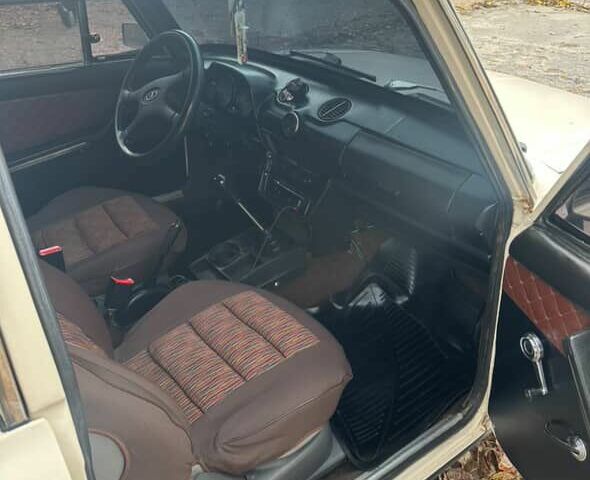 ВАЗ 2106 1983 в Марганце на Automoto.ua Бежевый ВАЗ 2106, объемом двигателя 1.5 л и пробегом 70 тыс. км за 1100 $, фото 5 на Automoto.ua