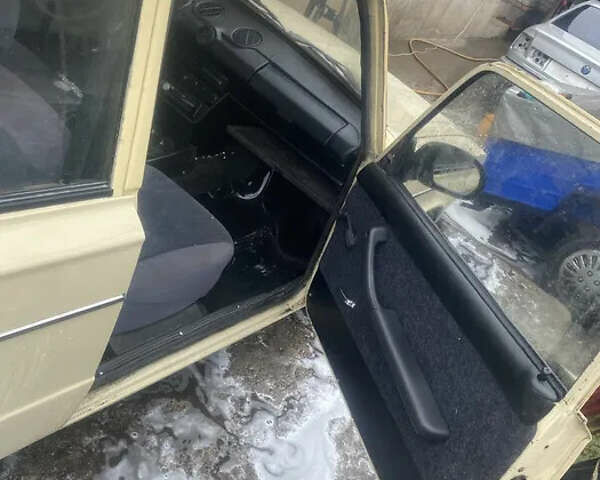 Бежевый ВАЗ 2106, объемом двигателя 0 л и пробегом 45 тыс. км за 550 $, фото 4 на Automoto.ua