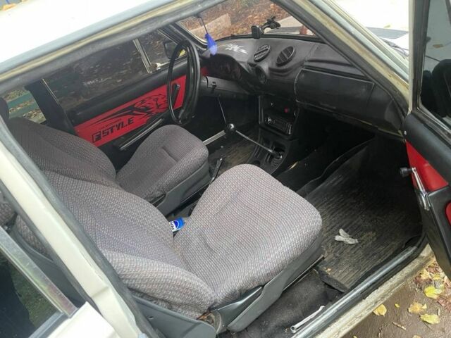 ВАЗ 2106 1984 в Кривом Роге на Automoto.ua Бежевый ВАЗ 2106, объемом двигателя 1.5 л и пробегом 140 тыс. км за 1023 $, фото 5 на Automoto.ua