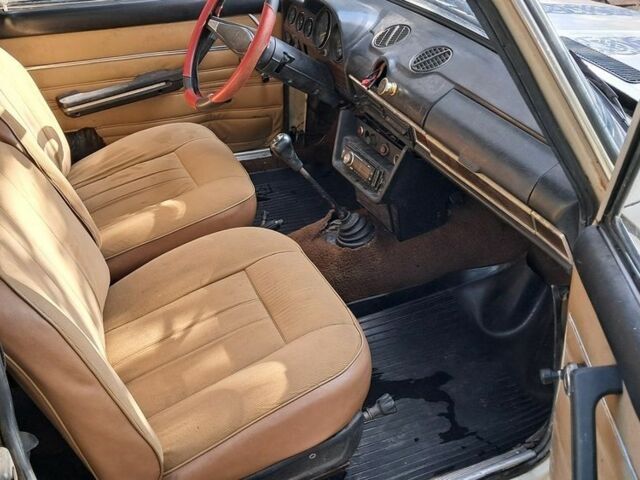 ВАЗ 2106 1985 в Кропивницком (Кировограде) на Automoto.ua Бежевый ВАЗ 2106, объемом двигателя 0 л и пробегом 11 тыс. км за 386 $, фото 1 на Automoto.ua