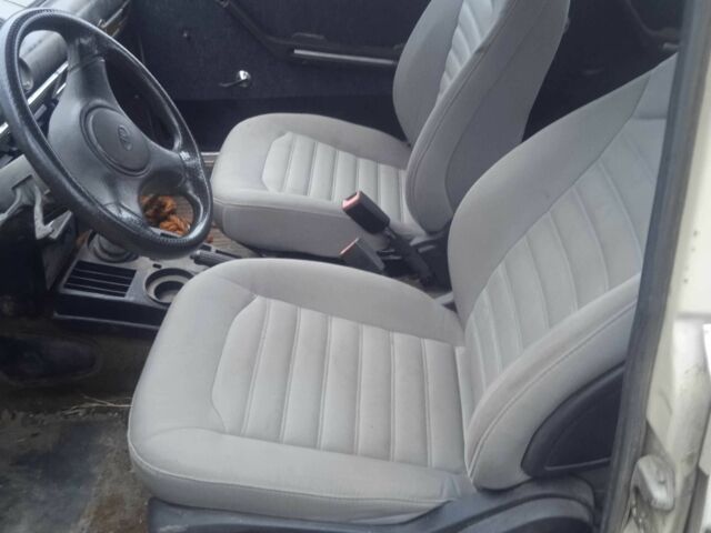 Бежевый ВАЗ 2106, объемом двигателя 1.6 л и пробегом 860 тыс. км за 238 $, фото 7 на Automoto.ua