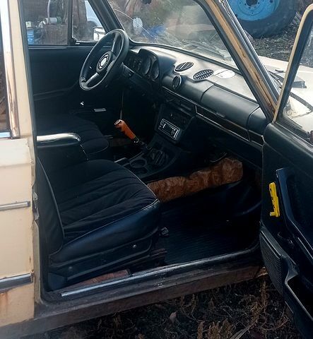 Бежевый ВАЗ 2106, объемом двигателя 1.3 л и пробегом 250 тыс. км за 440 $, фото 4 на Automoto.ua