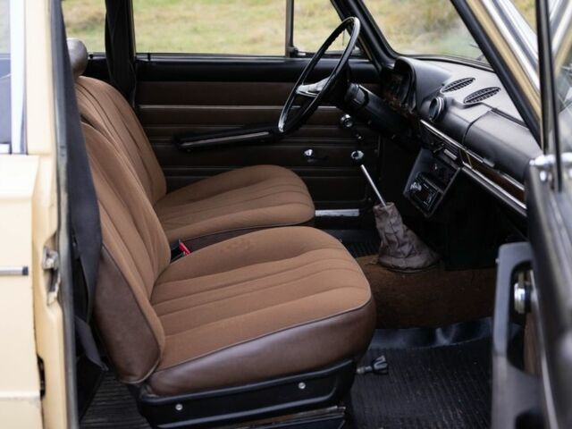 Бежевий ВАЗ 2106, об'ємом двигуна 1.3 л та пробігом 23 тис. км за 1000 $, фото 5 на Automoto.ua